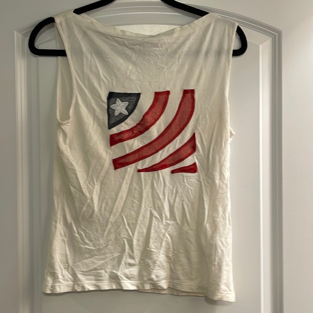 Taiga white with American embroidered detailed flag size medium